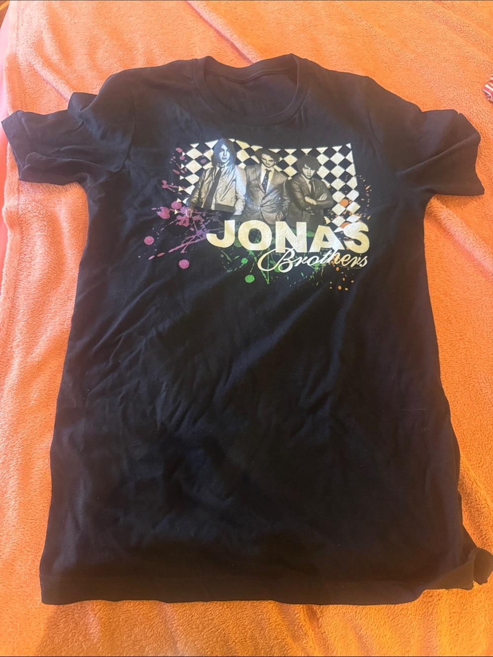 Jonas Brothers burning up tour T-shirt
